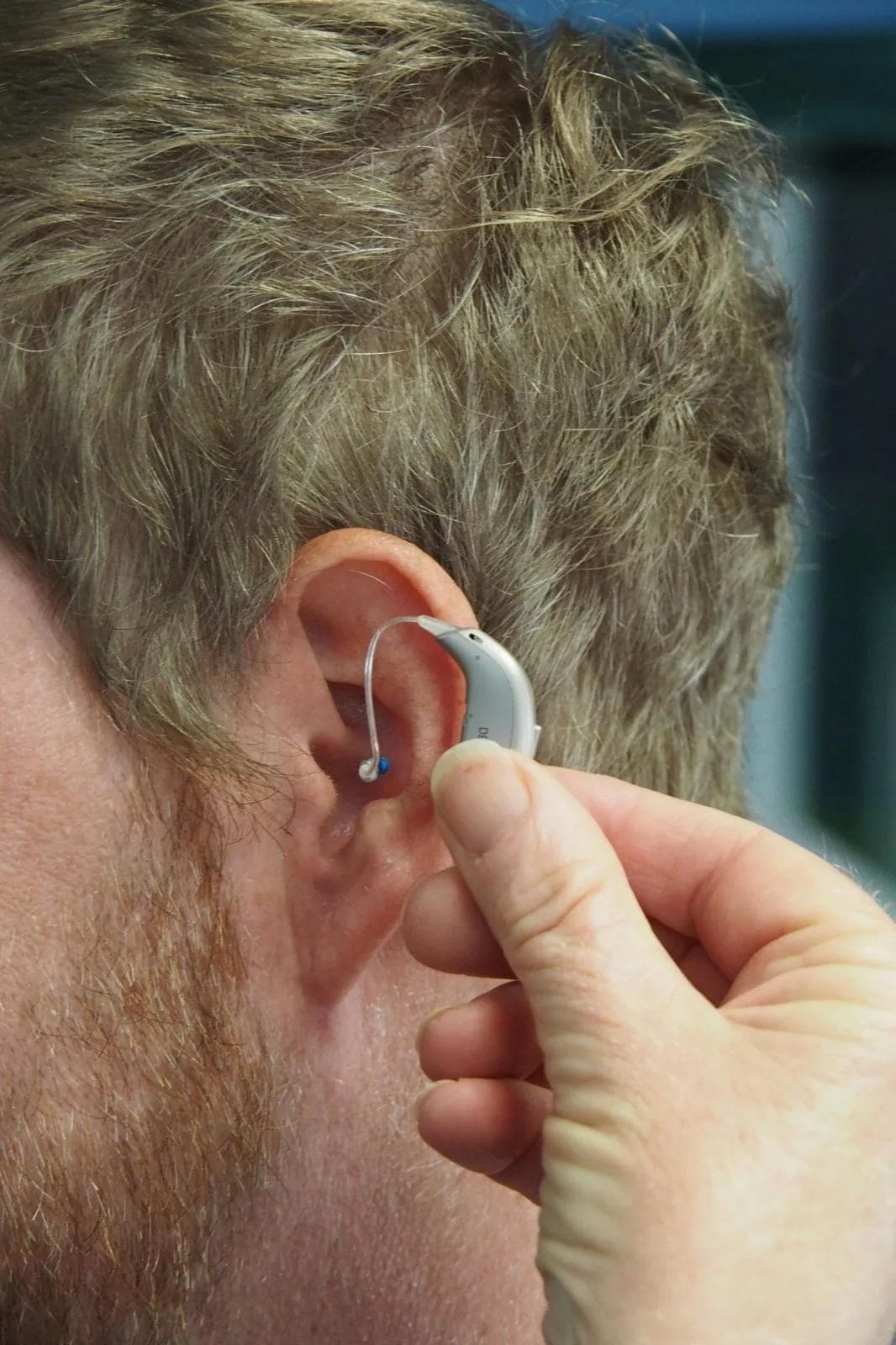 a man wearing a hearing aid